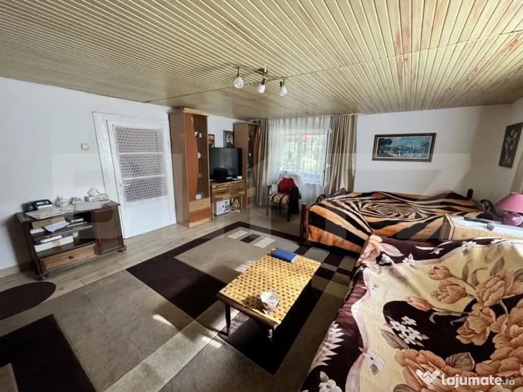 Casă cu 2 camere cu Teren 7300 Mp în Central