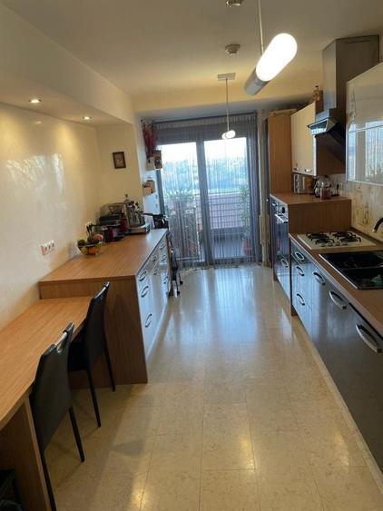 Apartament cu 4 camere decomandat, mobilat în Grivița