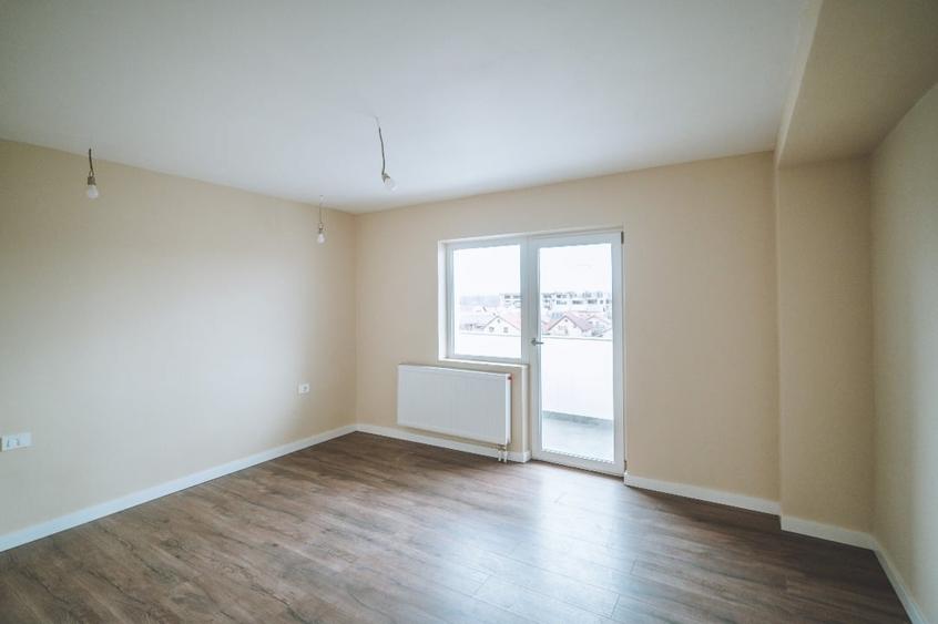 Apartament cu 3 camere decomandat în Micro 2