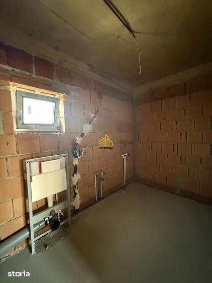 Casă cu 4 camere cu Teren 354.7 Mp în Central