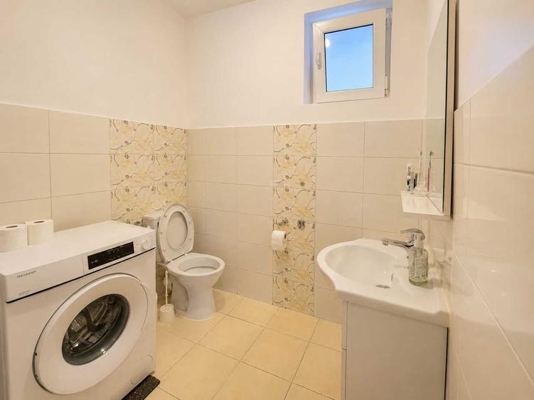 Casă cu 4 camere în Șura Mică