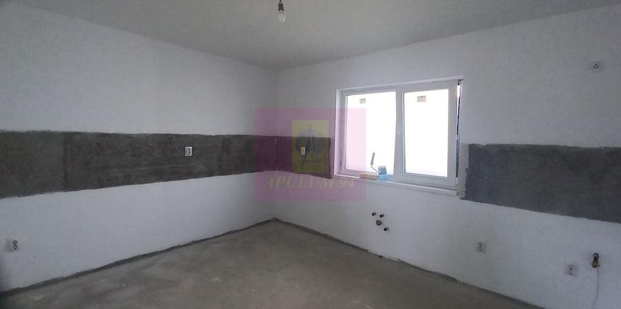 Casă individuală cu 3 camere cu Teren 400 Mp în Săbăreni