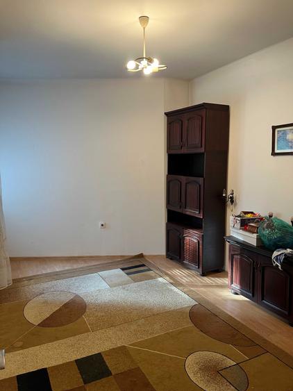 Apartament cu 4 camere decomandat în Rosetti