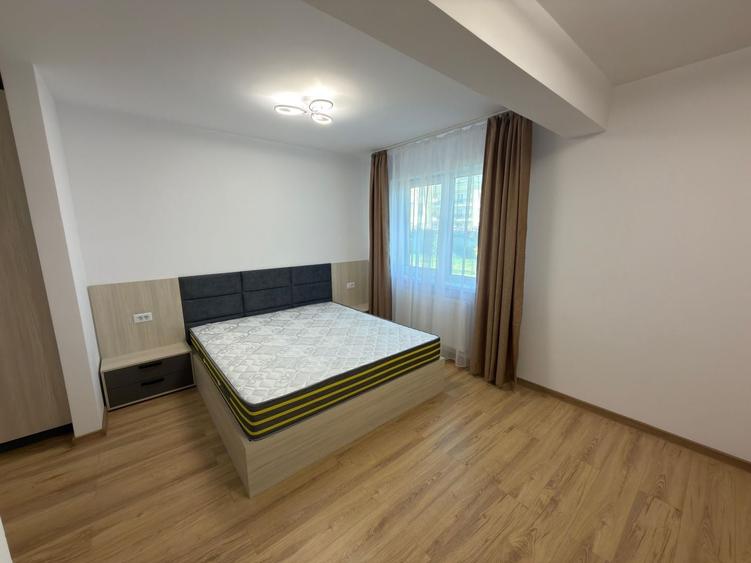 Apartament cu 2 camere, mobilat în Tractorul