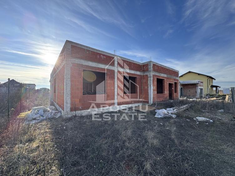 Duplex cu 8 camere cu Canalizare în Exterior Nord