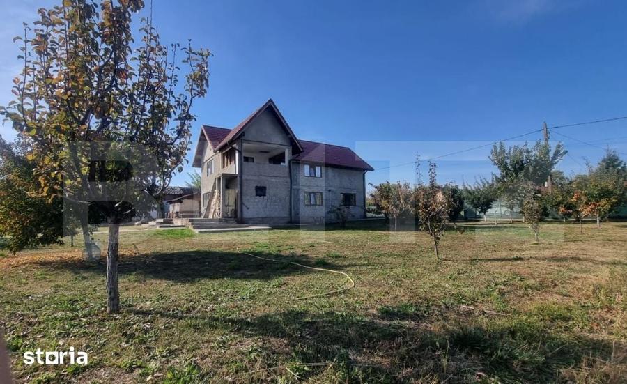 Casă cu 4 camere cu Teren 1550 Mp în Drăgănești