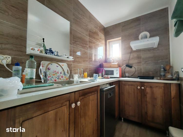 Casă cu 5 camere cu Teren 486 Mp în Central