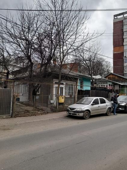 Casă cu 2 camere cu Teren 142 Mp în Central