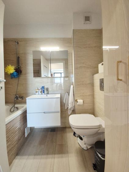 Apartament cu 4 camere decomandat în Central