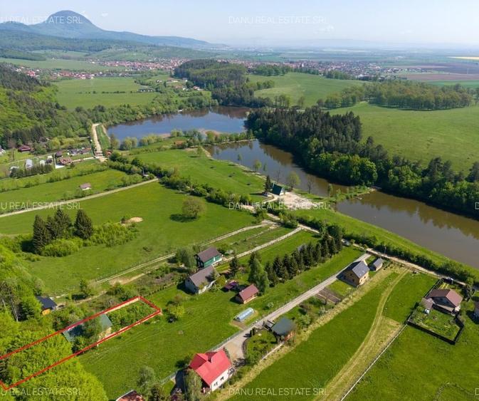 Casă individuală cu 5 camere cu Canalizare în Vulcan