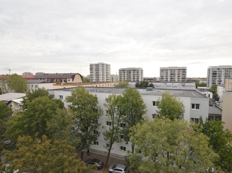 Apartament cu 3 camere decomandat în Theodor Pallady