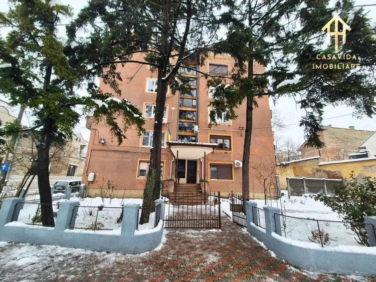 Apartament cu 2 camere decomandat în Ultracentral