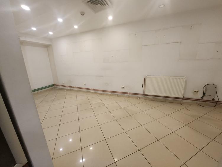 Birou, de 85.5 mp, în Central