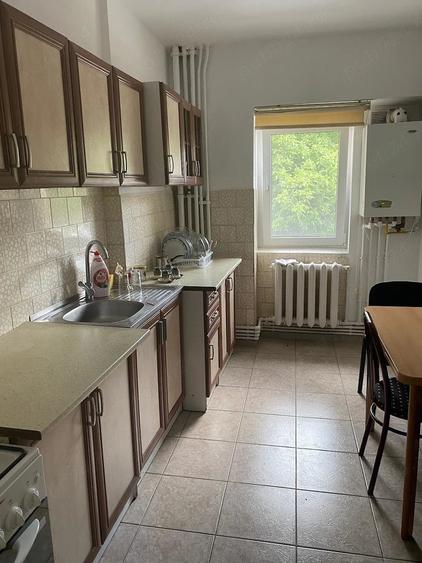 Apartament cu 3 camere decomandat în Păcurari
