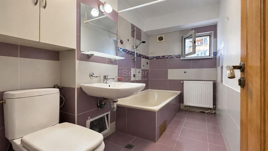 Apartament cu 3 camere decomandat, mobilat în Răcădău