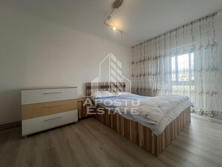 Apartament cu 3 camere decomandat în Boul Roșu