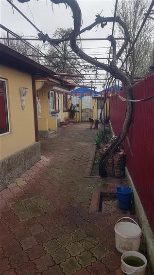 Casă cu 5 camere cu Teren 250 Mp în Chercea
