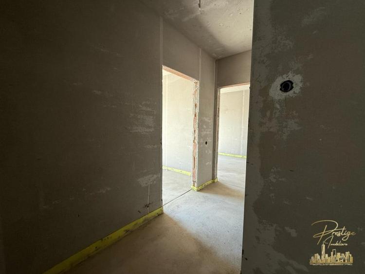 Apartament cu 3 camere semidecomandat în Cetății