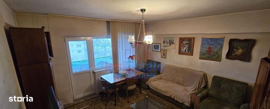 Apartament cu 4 camere decomandat, mobilat în Independenței