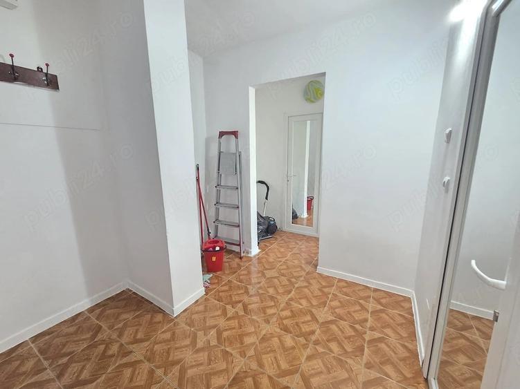 Apartament cu 2 camere decomandat în Micro 17