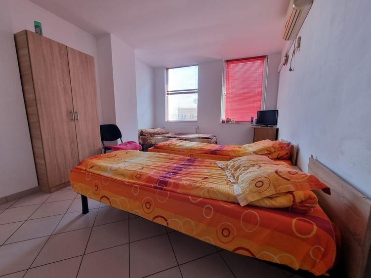 Casă cu 11 camere cu Canalizare în P-ța Ovidiu