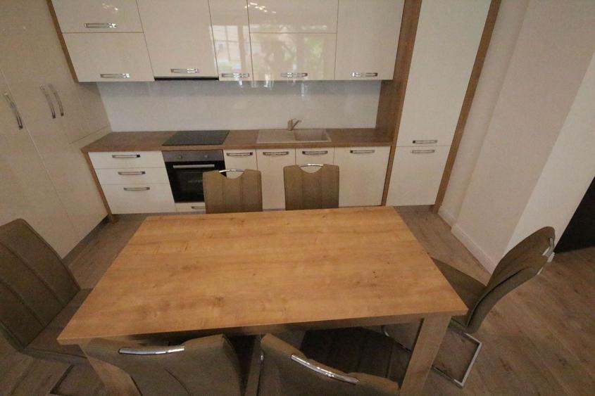 Apartament cu 3 camere decomandat, mobilat în Elisabetin