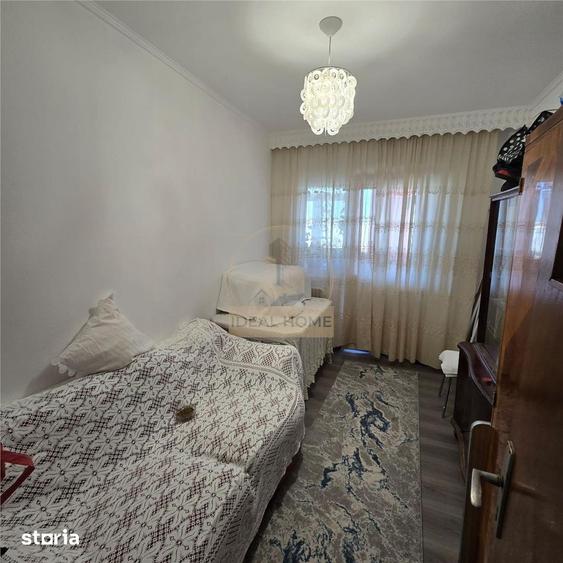 Apartament cu 3 camere decomandat în Dacia