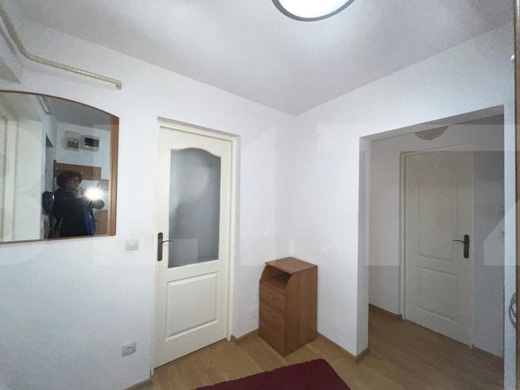 Apartament cu 2 camere decomandat, mobilat în Sud-Vest