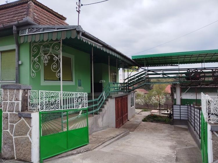 Casă cu 4 camere în Călărași