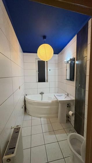 Apartament cu 3 camere în Calea Victoriei
