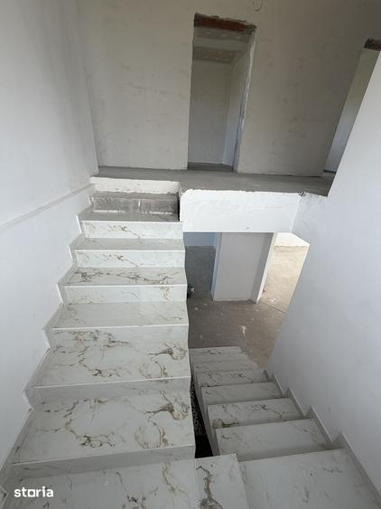 Casă cu 5 camere cu Teren 335 Mp în Central