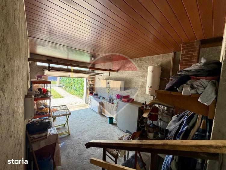 Casă cu 4 camere în Vânători