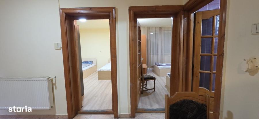 Casă cu 4 camere decomandat în Decebal