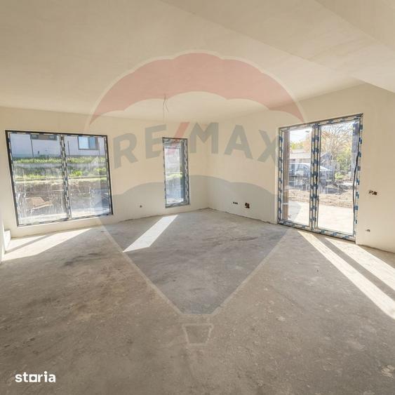 Casă cu 4 camere cu Teren 500 Mp în Tureni