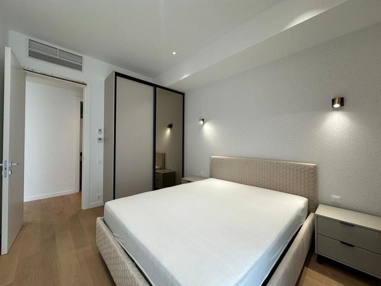Apartament cu 4 camere decomandat în Barbu Văcărescu