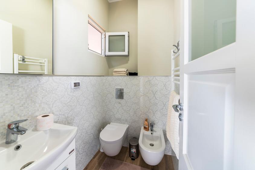 Apartament cu 5 camere decomandat, mobilat în Bucureștii Noi