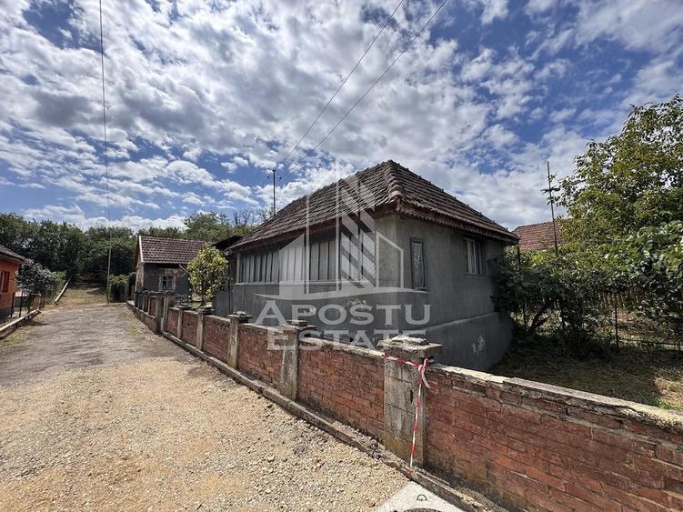 Casă cu 3 camere cu Teren 841 Mp în Răcăștia