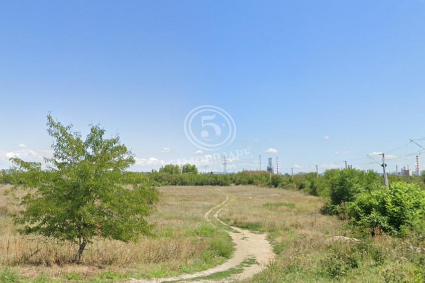 Teren Construcții intravilan de 7500 mp, în Est
