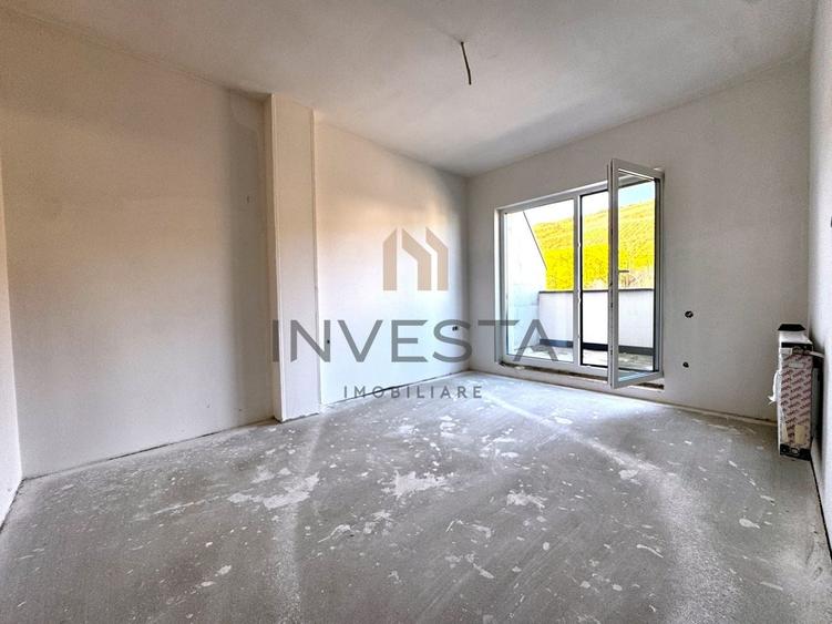 Apartament cu 3 camere semidecomandat în Florești