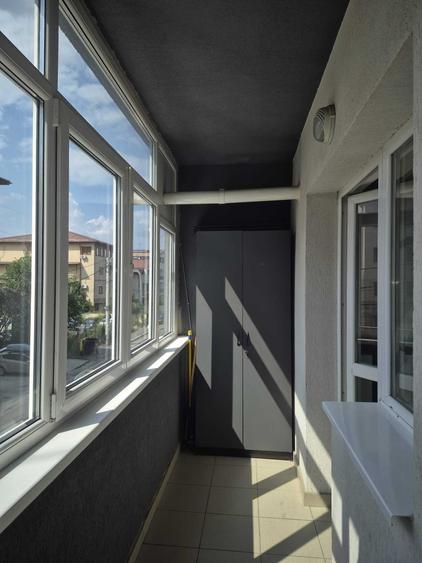 Apartament cu 2 camere semidecomandat în Berceni