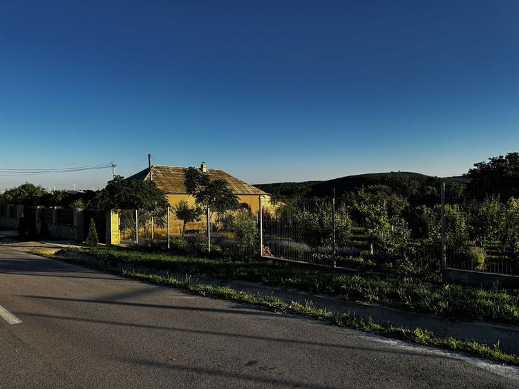 Casă cu 2 camere cu Teren 1800 Mp în Slava Rusă