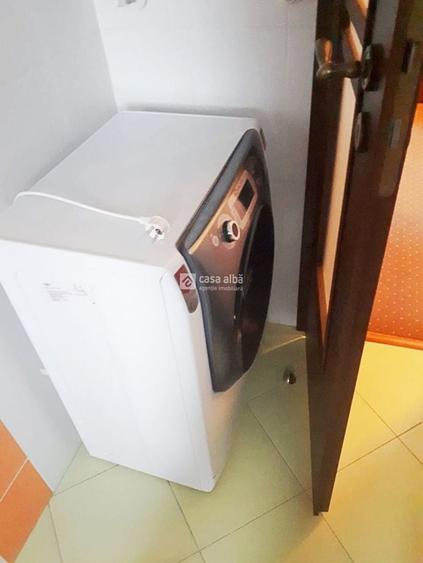 Apartament cu 2 camere semidecomandat, mobilat în Central