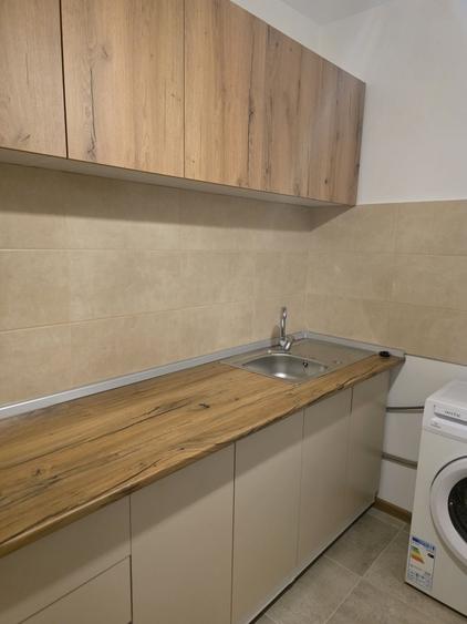 Apartament cu 2 camere semidecomandat în 1 Mai