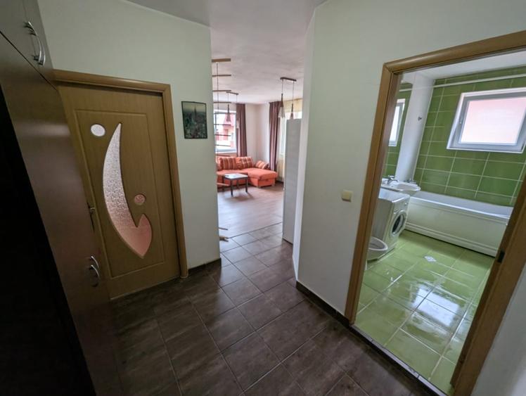 Apartament cu 2 camere semidecomandat, mobilat în Florești