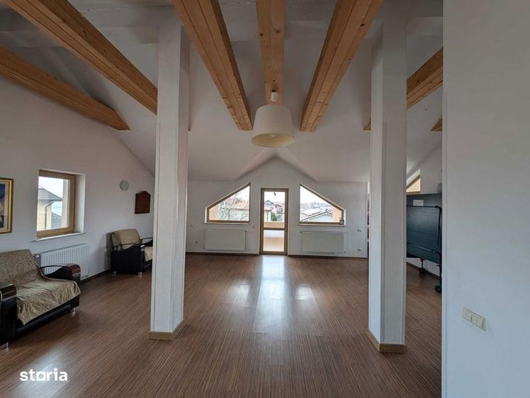 Casă cu 4 camere cu Teren 240 Mp în Central