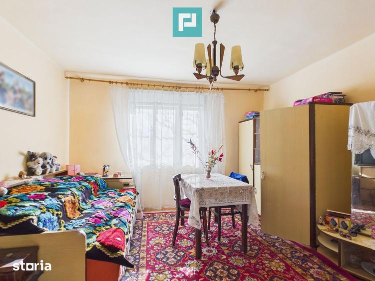 Casă cu 5 camere cu Teren 1629 Mp în Târnova