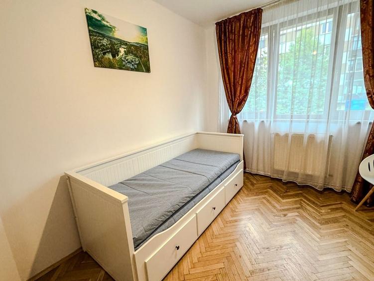 Apartament cu 3 camere de vânzare în zona Central - 4