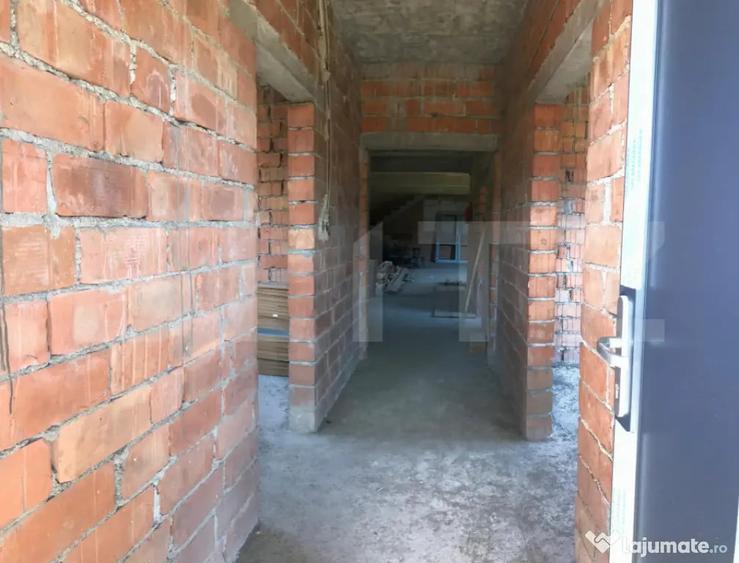 Casă cu 2 camere cu Teren 3050 Mp în Bezdead
