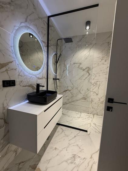Apartament cu 4 camere decomandat în Central