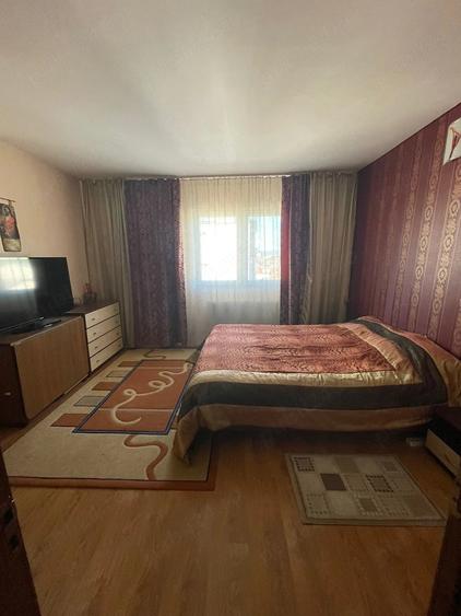 Apartament cu 3 camere decomandat în Iris